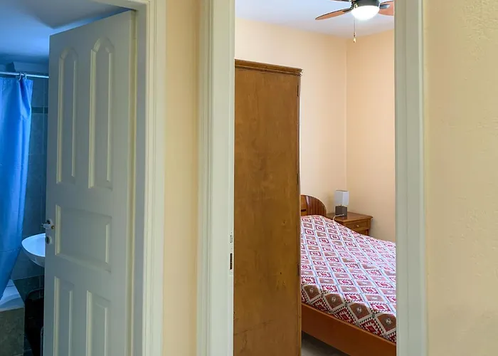 Naxos Town 1 Km From Port Free Parking